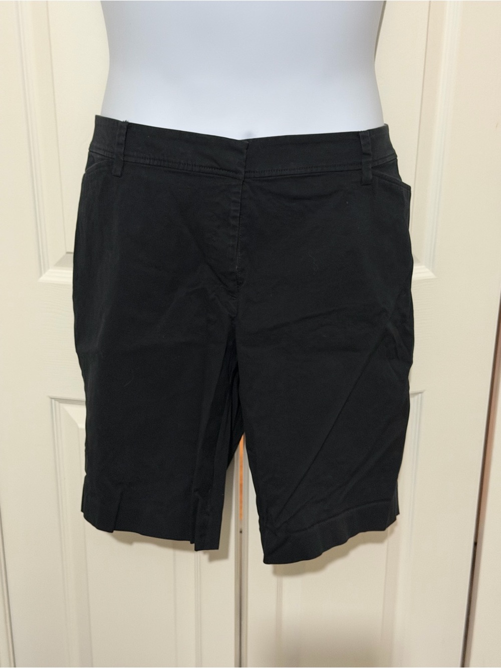 Classic Talbots Black Women's Bermuda Shorts 16w 10.5 in
